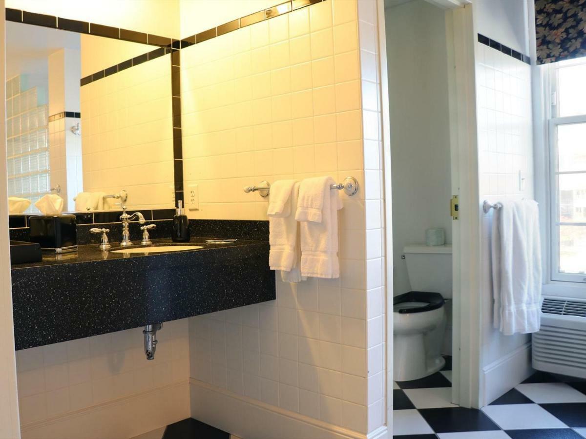 Saint Brendan'S Inn Green Bay Quarto foto